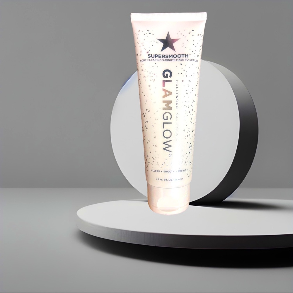 NWT/SEALED GLAMGLOW super smooth acne clearing 5 minute mask to scrub!